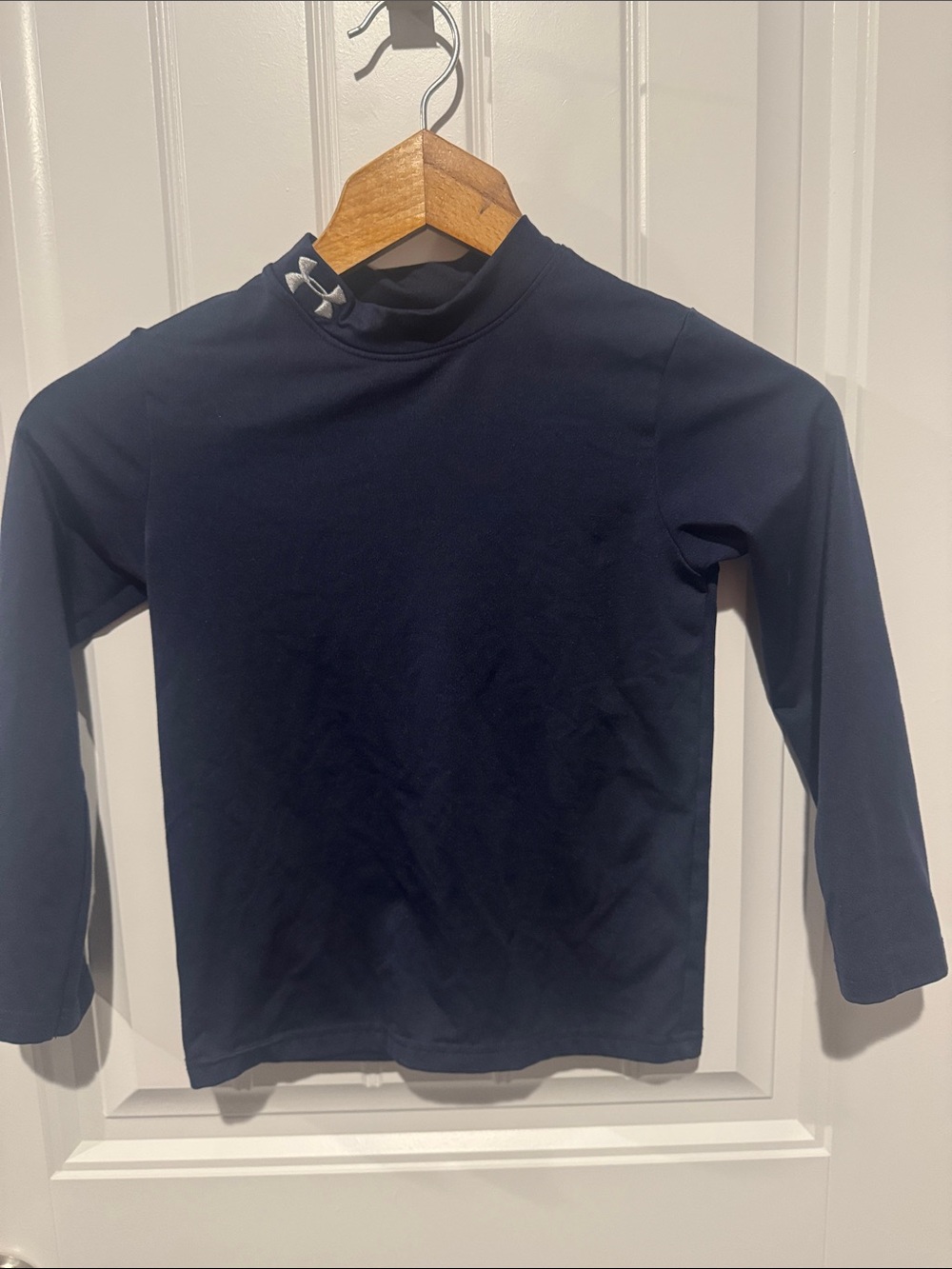 Under Armour Navy Mock Neck Long Sleeve Top for Boys size 5